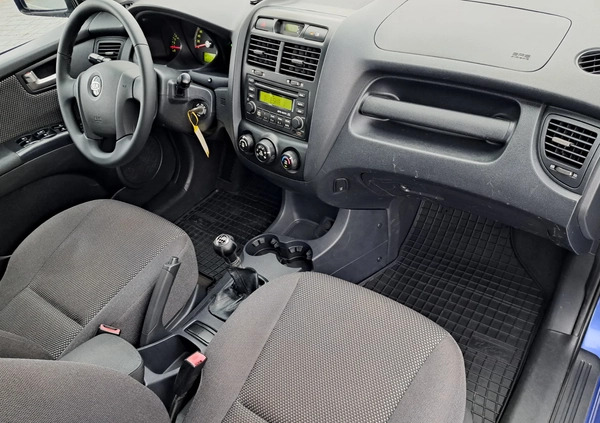 Kia Sportage cena 21900 przebieg: 165215, rok produkcji 2005 z Tarnów małe 596